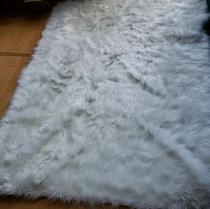 Area rugs 5x7 White Very  Plush & Fluffy